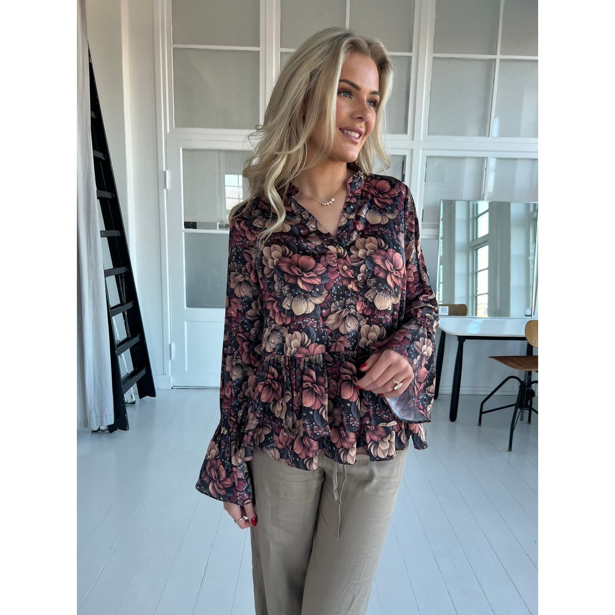 Gaspar Lido flower blouse