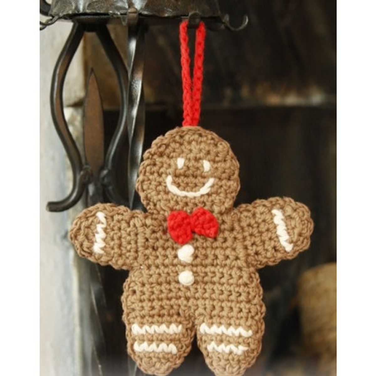 Gingy by DROPS Design - Peberkagemand julepynt Hækleopskrift 15x14 cm - Gingy by DROPS Design