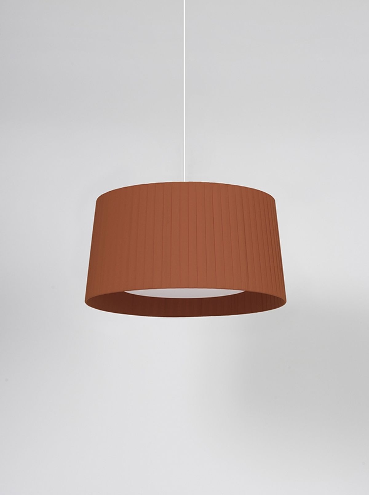 GT5 pendel Ø62, terracotta m/hvidt ophæng