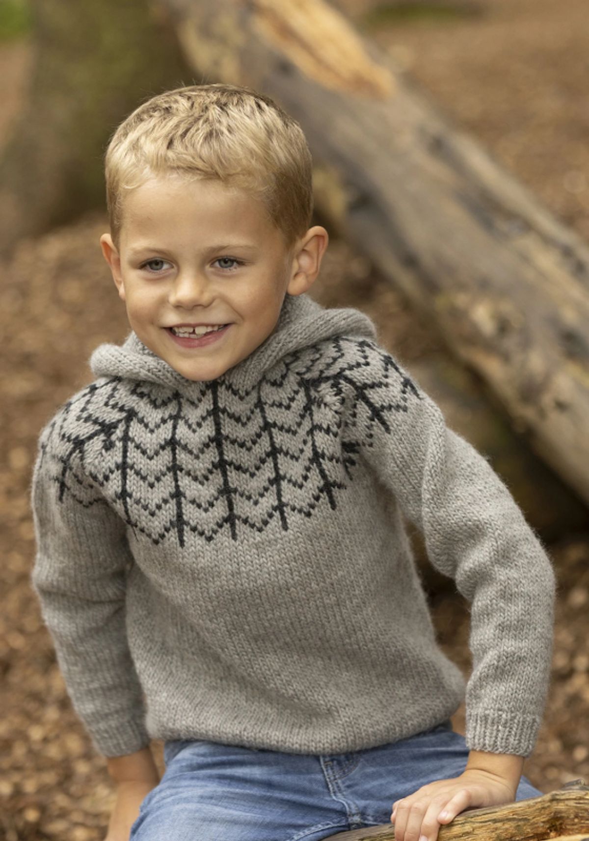 "Gunilla" genser med hætte - Viking Design 2332-11B Kit - 2 - 12 år - Viking Wool, fra Viking