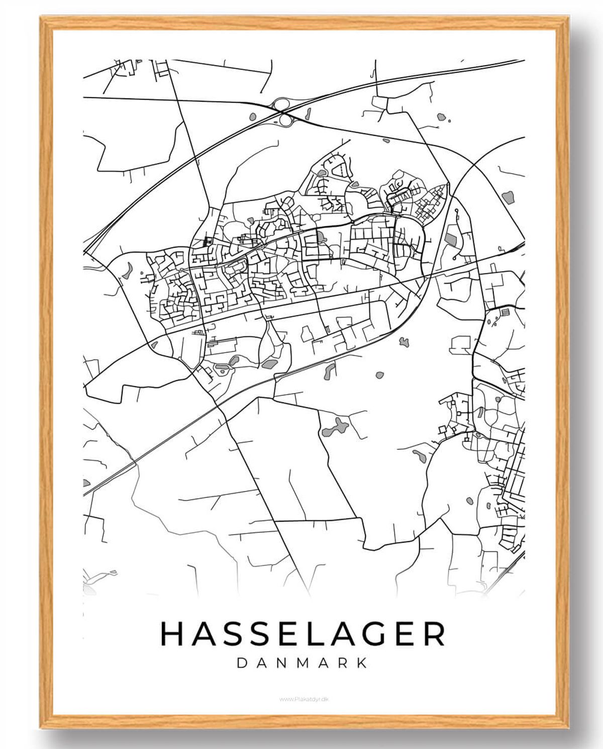 Hasselager by plakat - hvid (Størrelse: L - 50x70cm (B2))