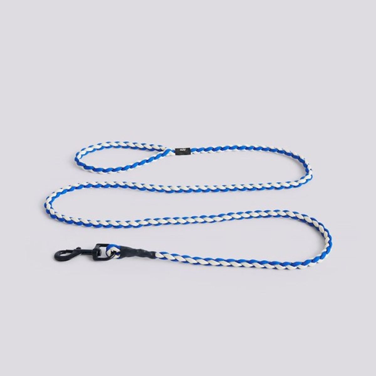 HAY Dogs Braided // Flettet hundeline i genanvendt nylon (blå/hvid)