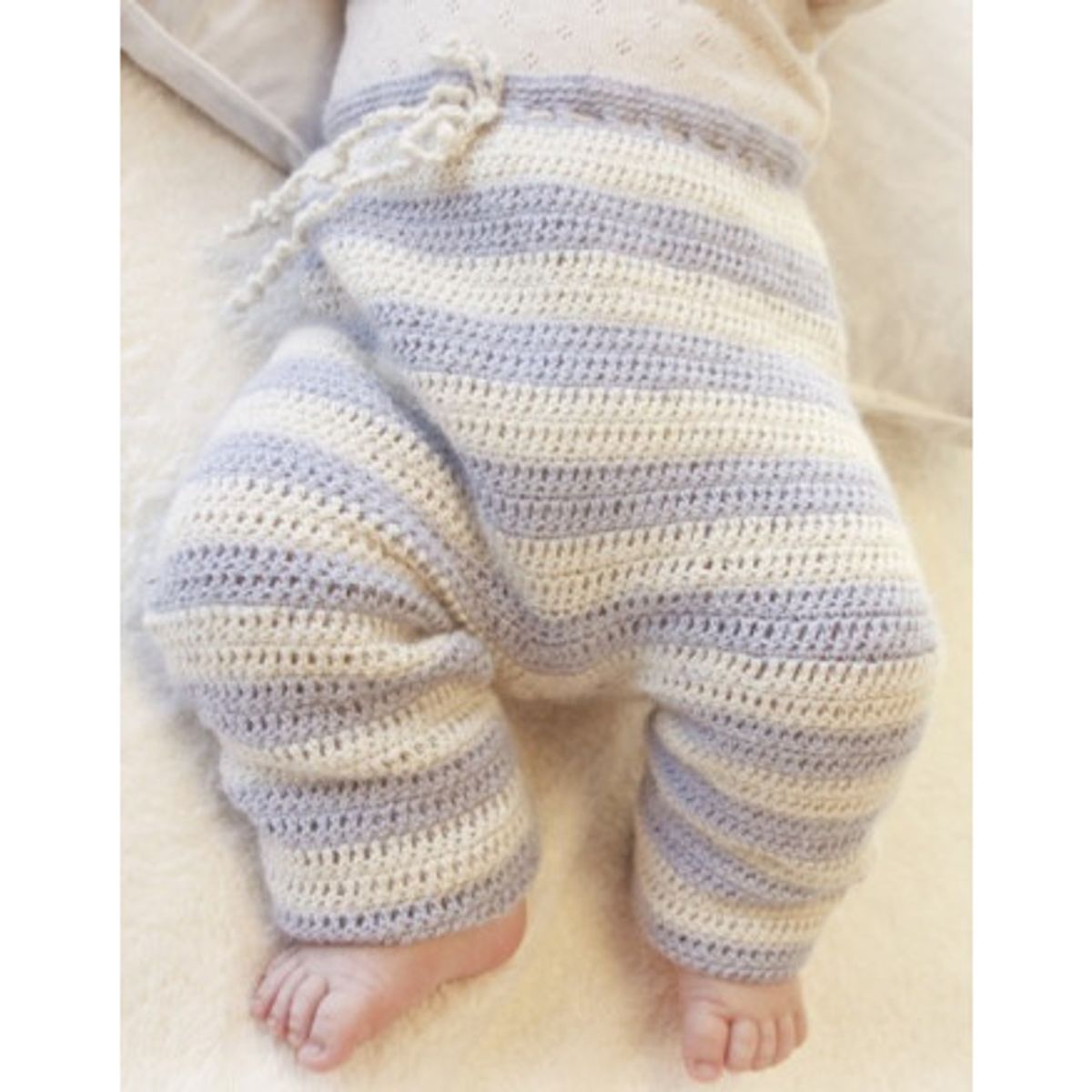 Heartthrob Pants by DROPS Design - Baby Bukser Hækleopskrift str. 1/3 - 1/3 mdr