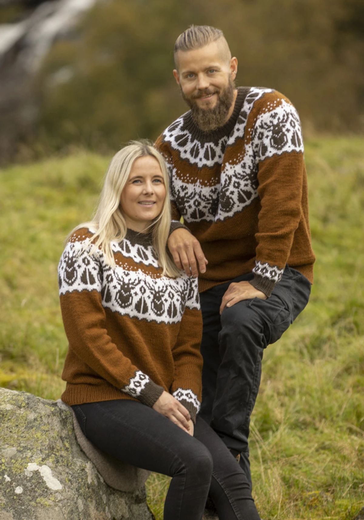 "Hjorte" Genser - Viking Design 2336-8A Kit - XS-XXL - Viking Eco Highland Wool, fra Viking