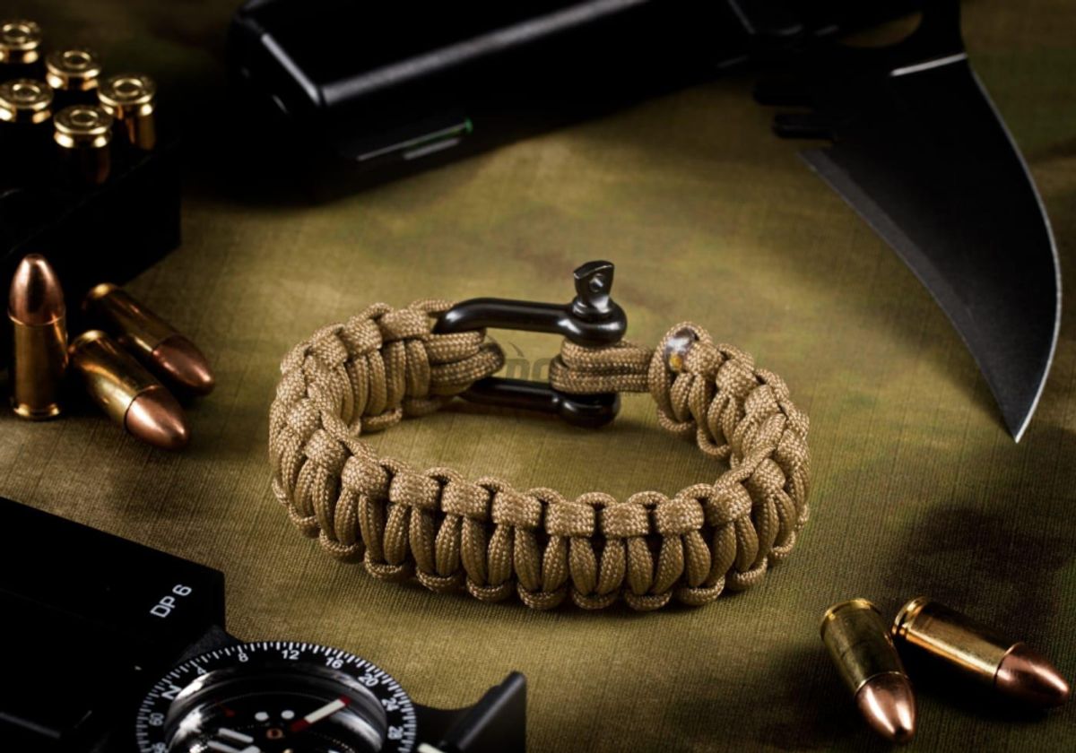 Invader Gear Shackle Bracelet Coyote