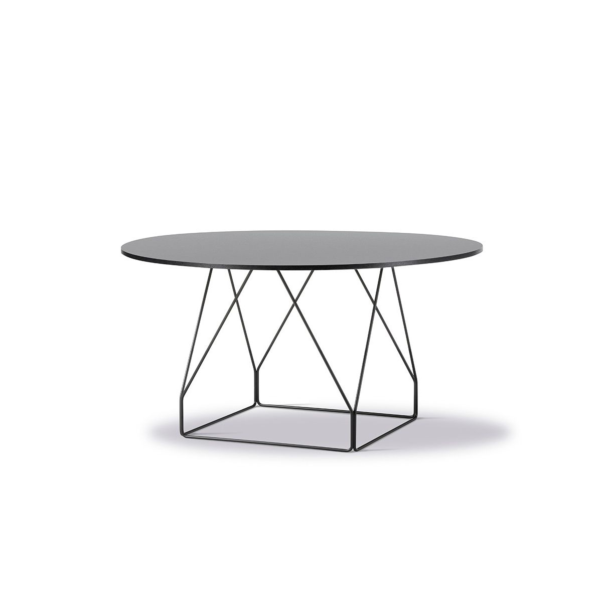 JG Table Ø140 cm fra Fredericia Furniture (Sort linoleum med sort eg kant, Sort stål)