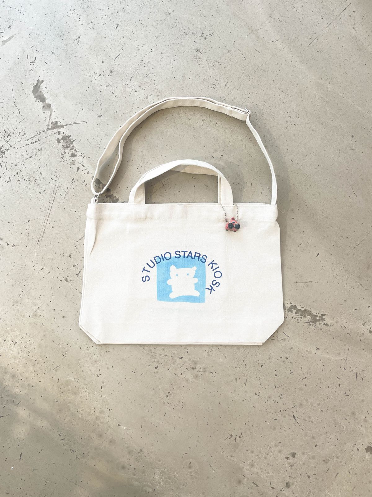 KIOSK TOTE BAG / 00CTMN - Blue bear