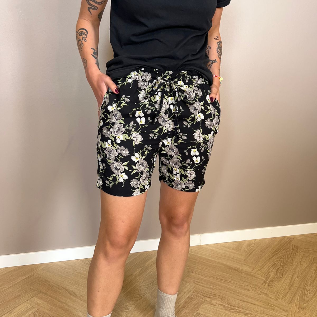 Kopenhaken Aurora Dame Shorts - Black Print - XS