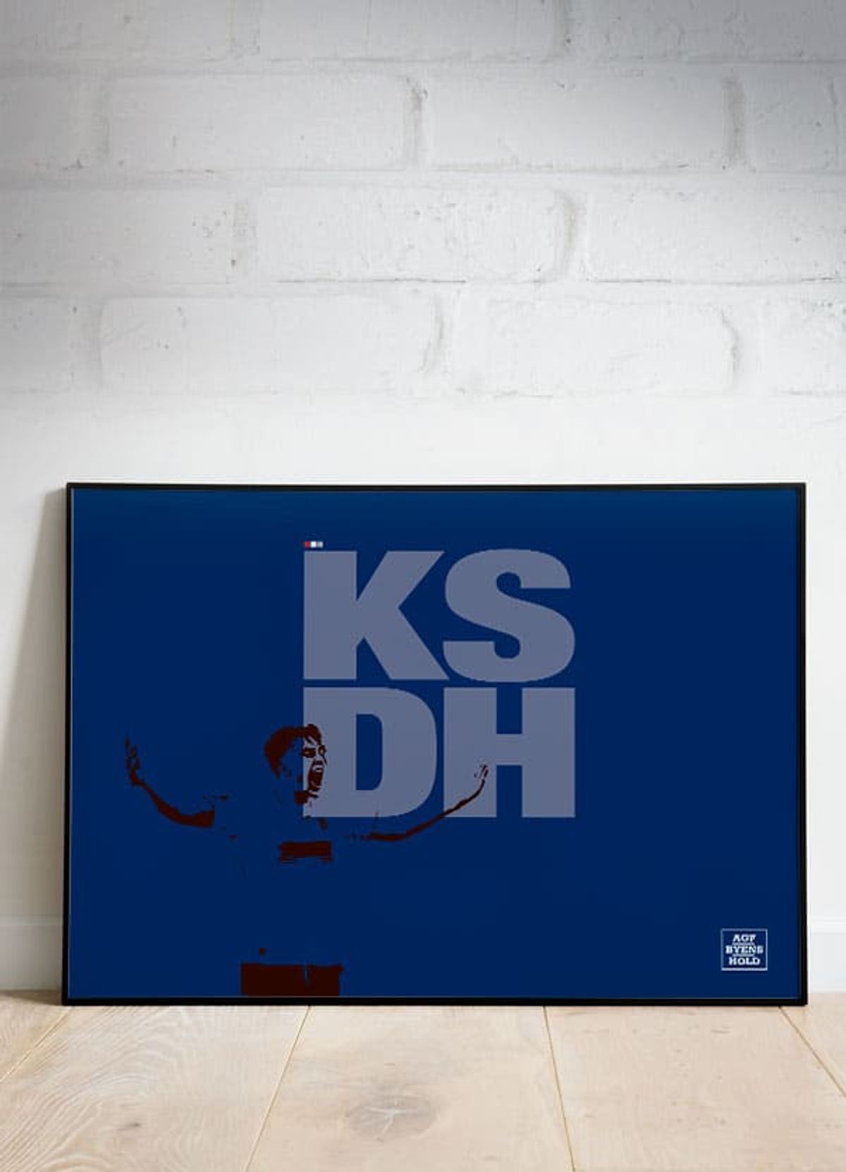 KSDH-plakat - Byens hold - Jubel-blå - 100 x 70 cm - Kr. 349,-