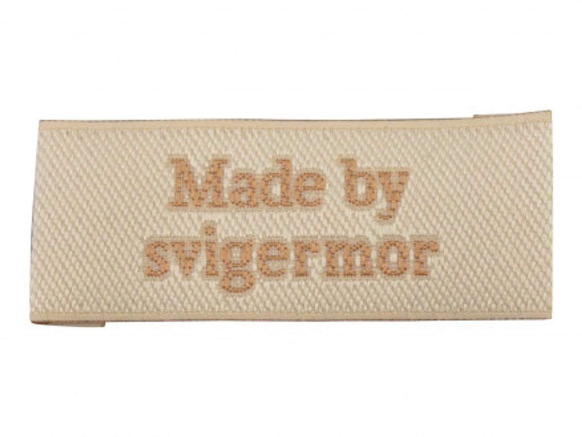 Label Made by Svigermor Sandfarve