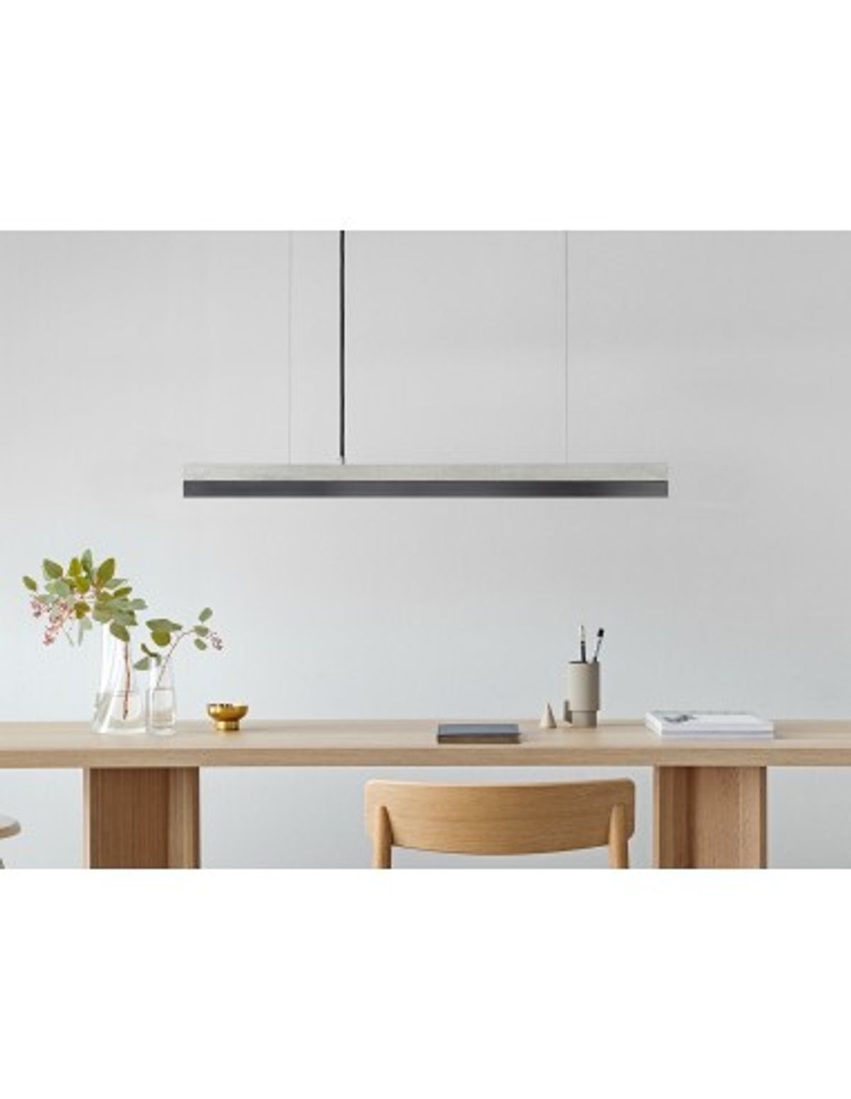 Langbordspendel i beton og stål 92 cm 25W LED - Lys beton/Gunmetal