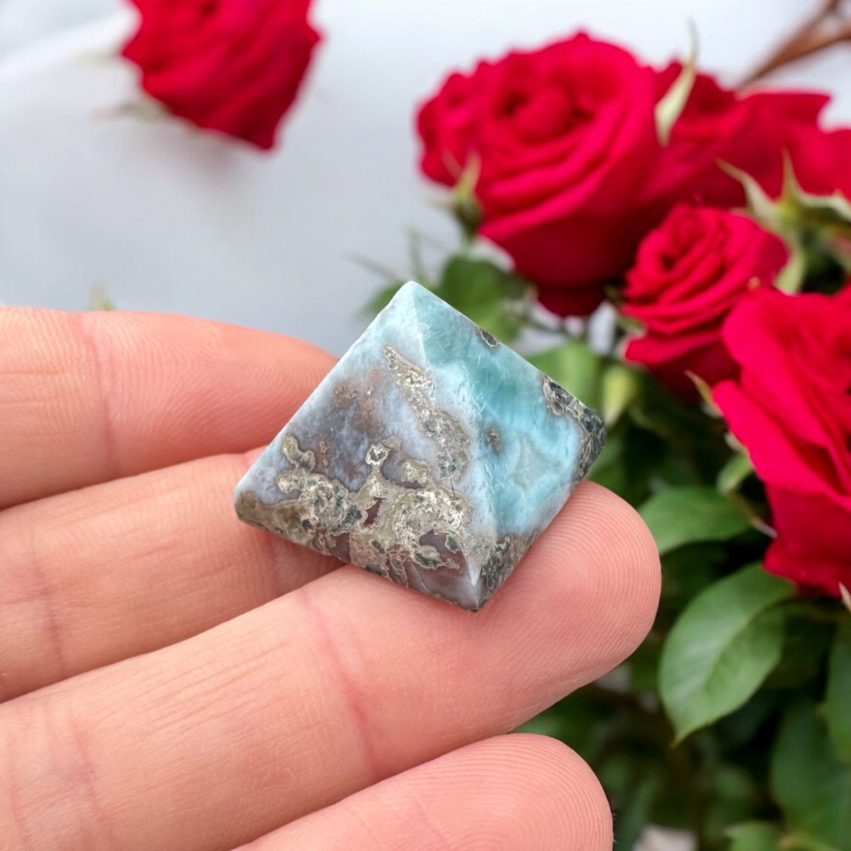 Larimar pyramide