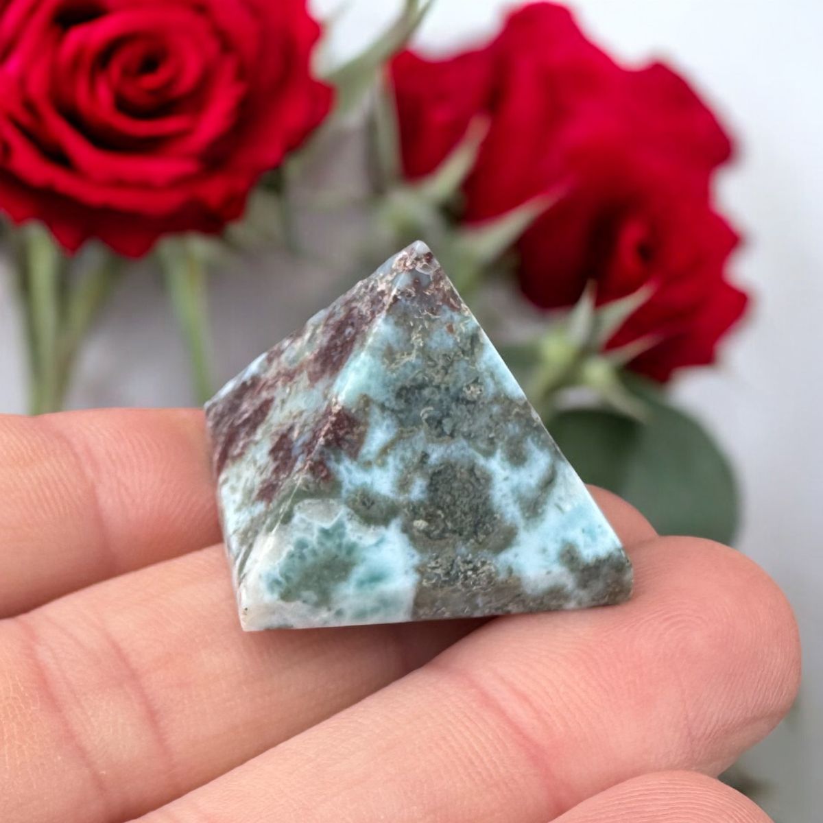 Larimar pyramide