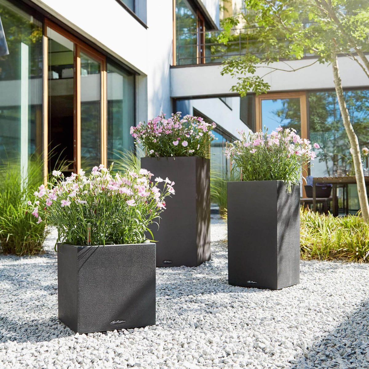 Lechuza Canto Stone High 30 udendørs krukke til blomster med selvvandingssystem Graphite black