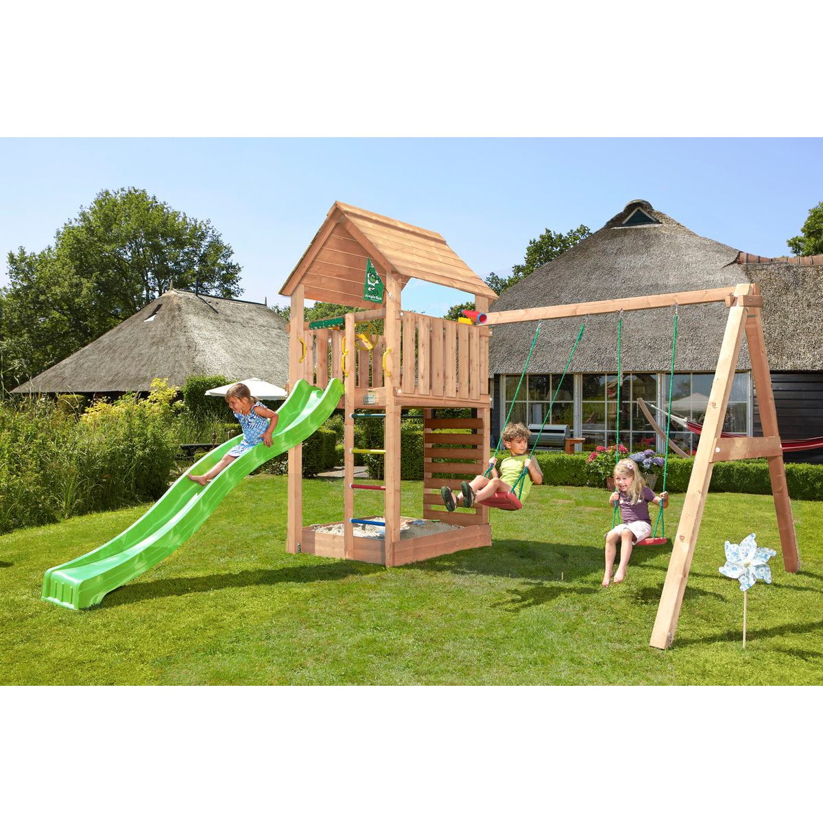 Legetårn Jungle Gym Cabin 2.1 m/2-Swing Module 220 og grøn rutsjebane