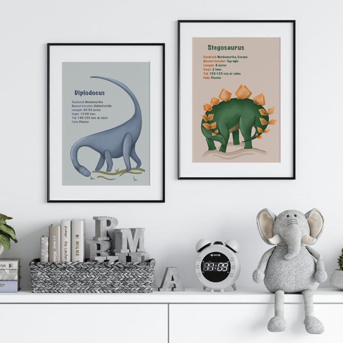 Lille Plakat Plakatsæt - Diplodocus & Stegosaurus - Med Infotavler- 2 Plakater