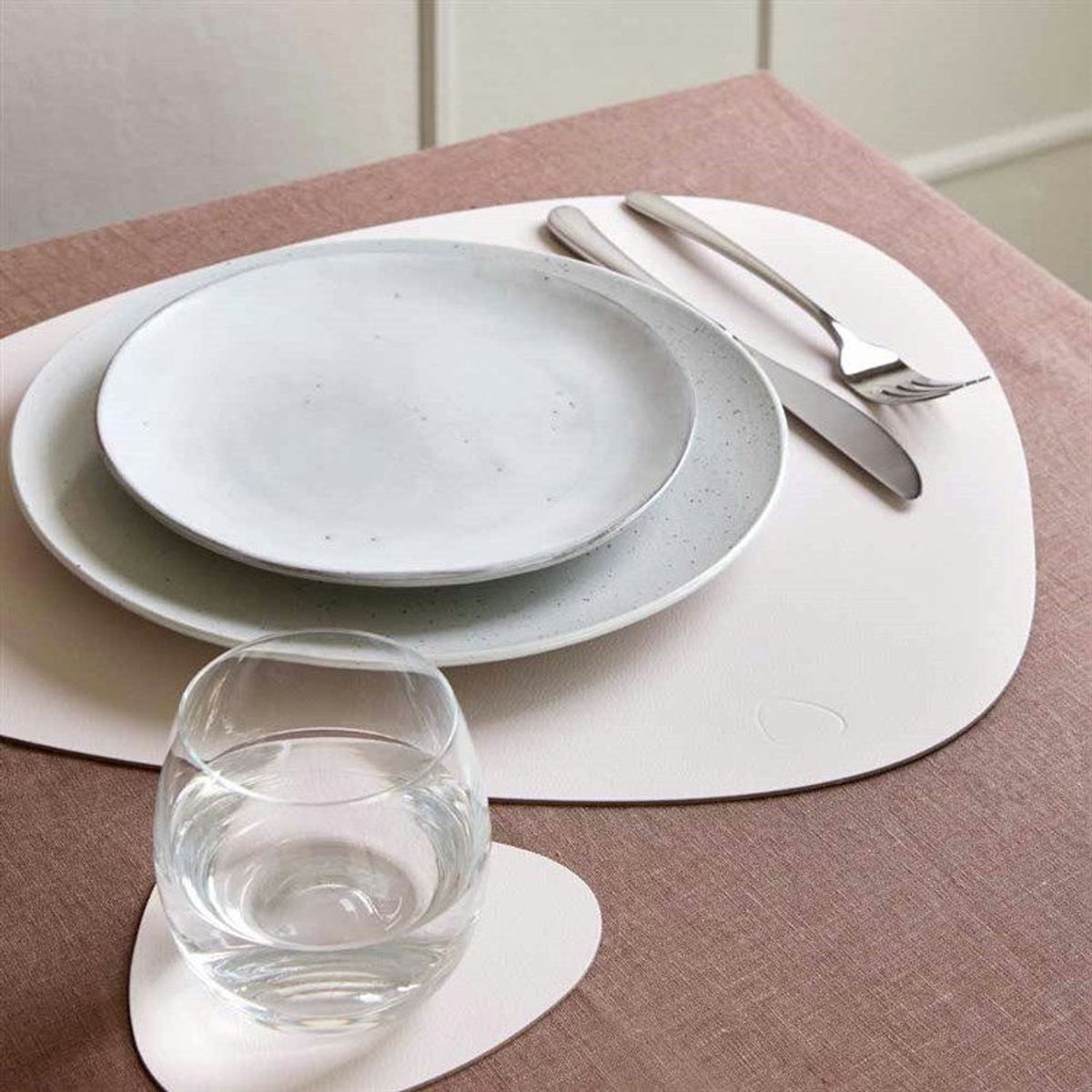 Lind DNA Table Mat Nupo Curve L Anthracite