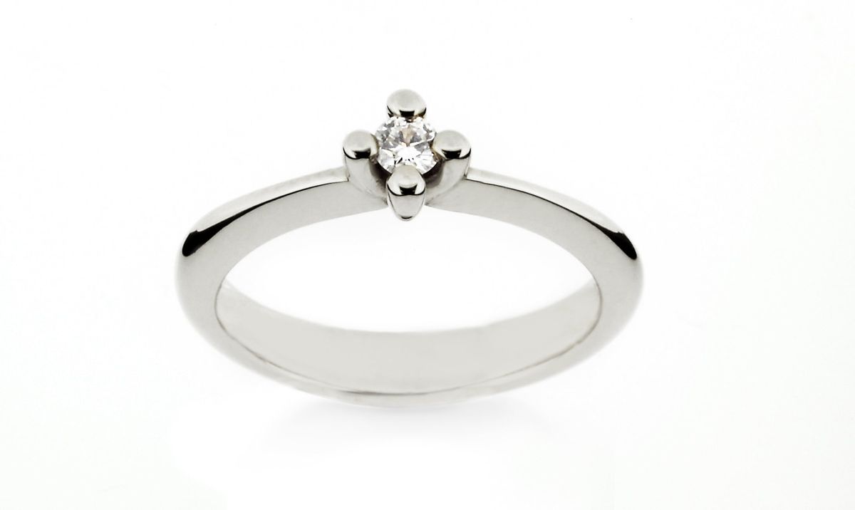 Lind Ring - Solitairering med 0,05 ct brillant