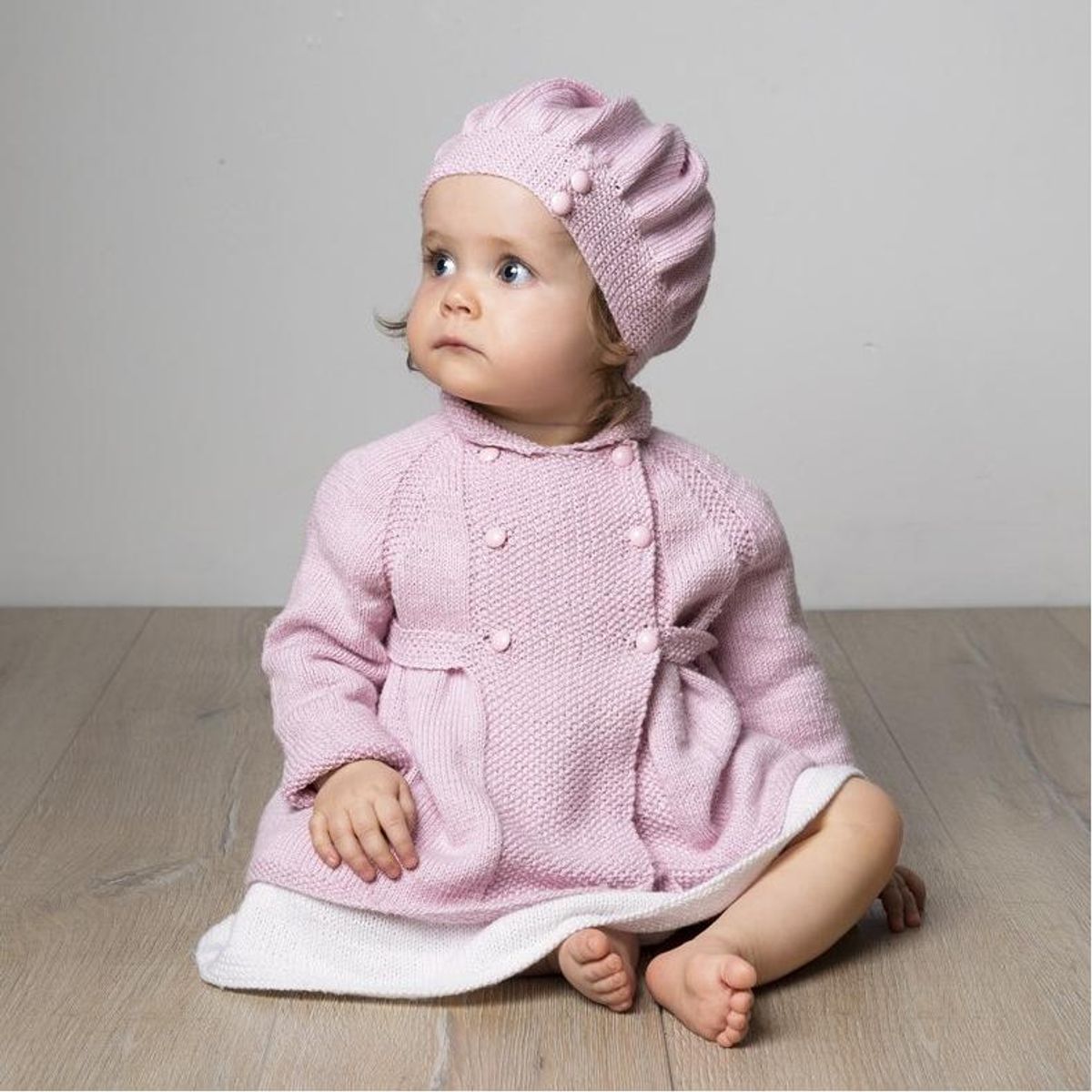 "Livia" Kåbe og hue - Viking Design 1608-2A Kit - 3 Mdr. -2 År - Viking Bambino, fra Viking