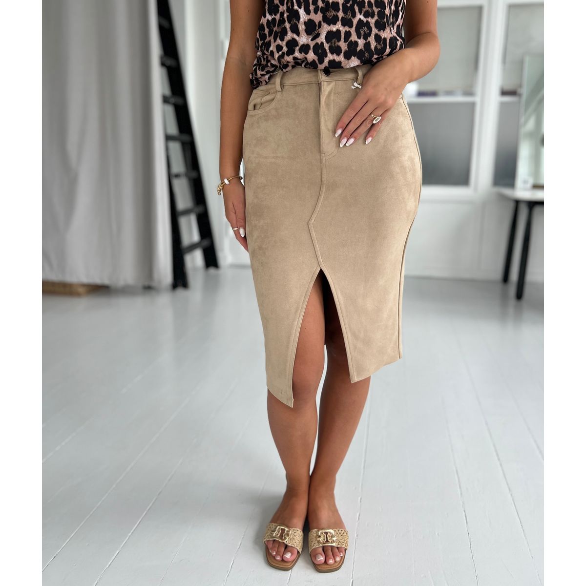 LM beige nubuck skirt Aaberg CPH 36