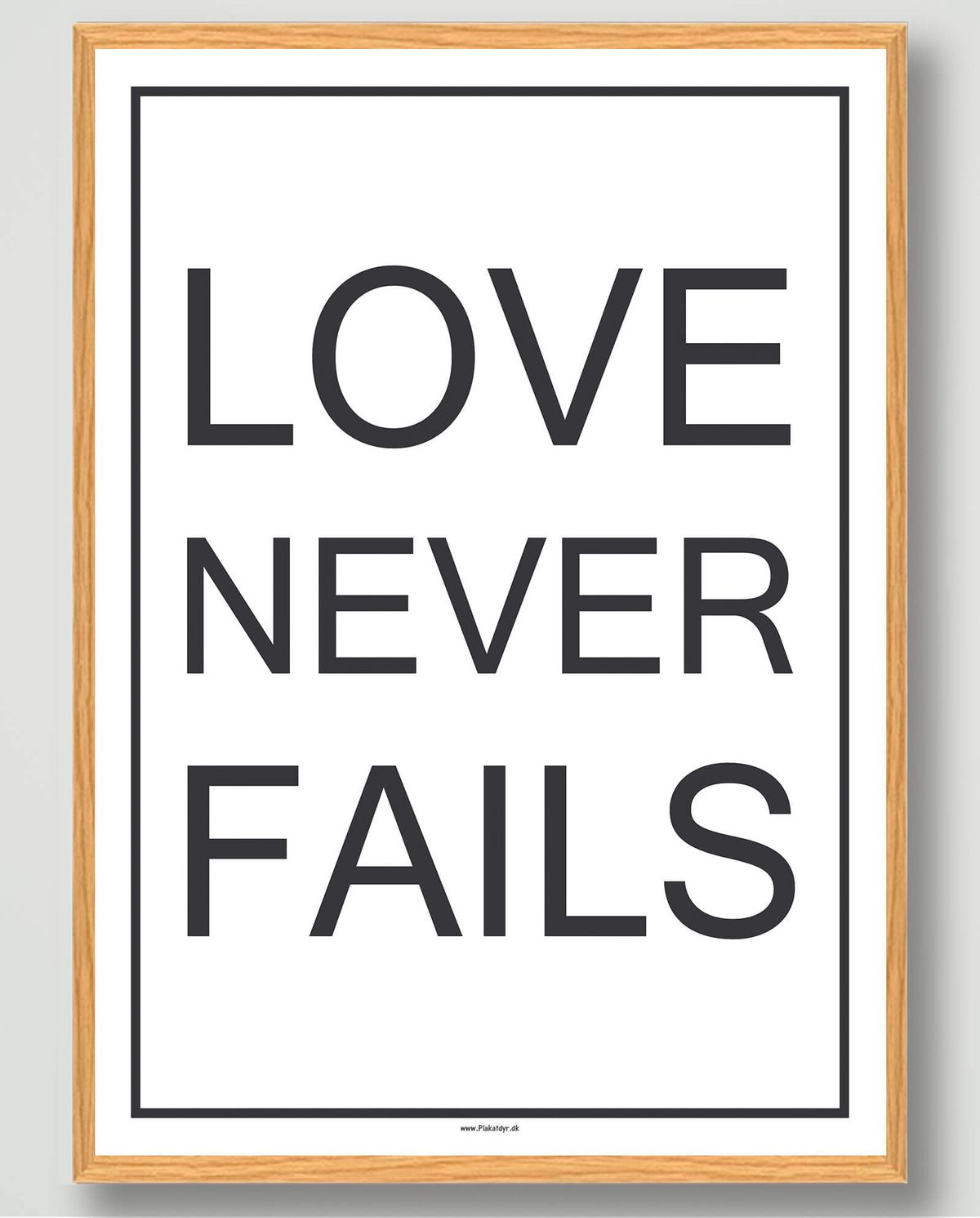 Love never fails - plakat (Størrelse: S - 21x29,7cm (A4))