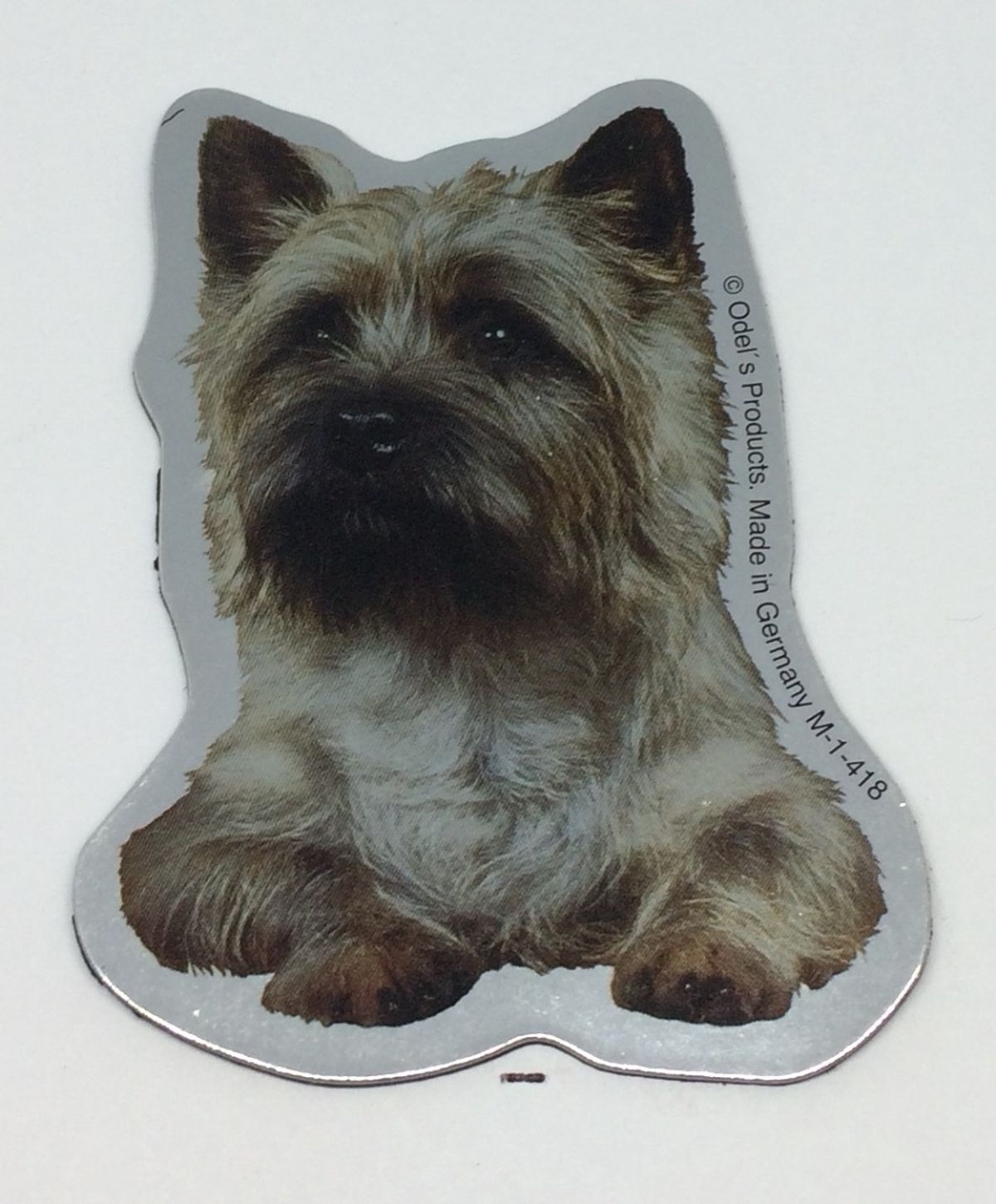 Magnet med Cairn terrier.