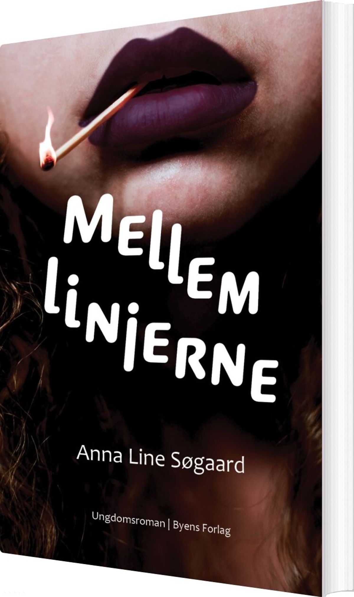 Mellem Linjerne - Anna Line Søgaard - Bog