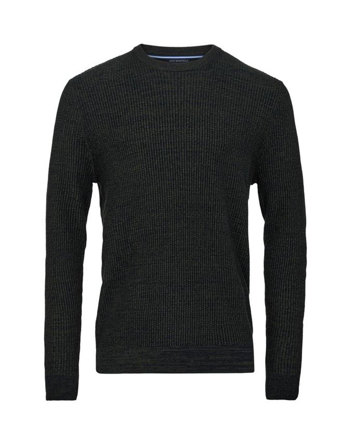 Mens round neck modern fit