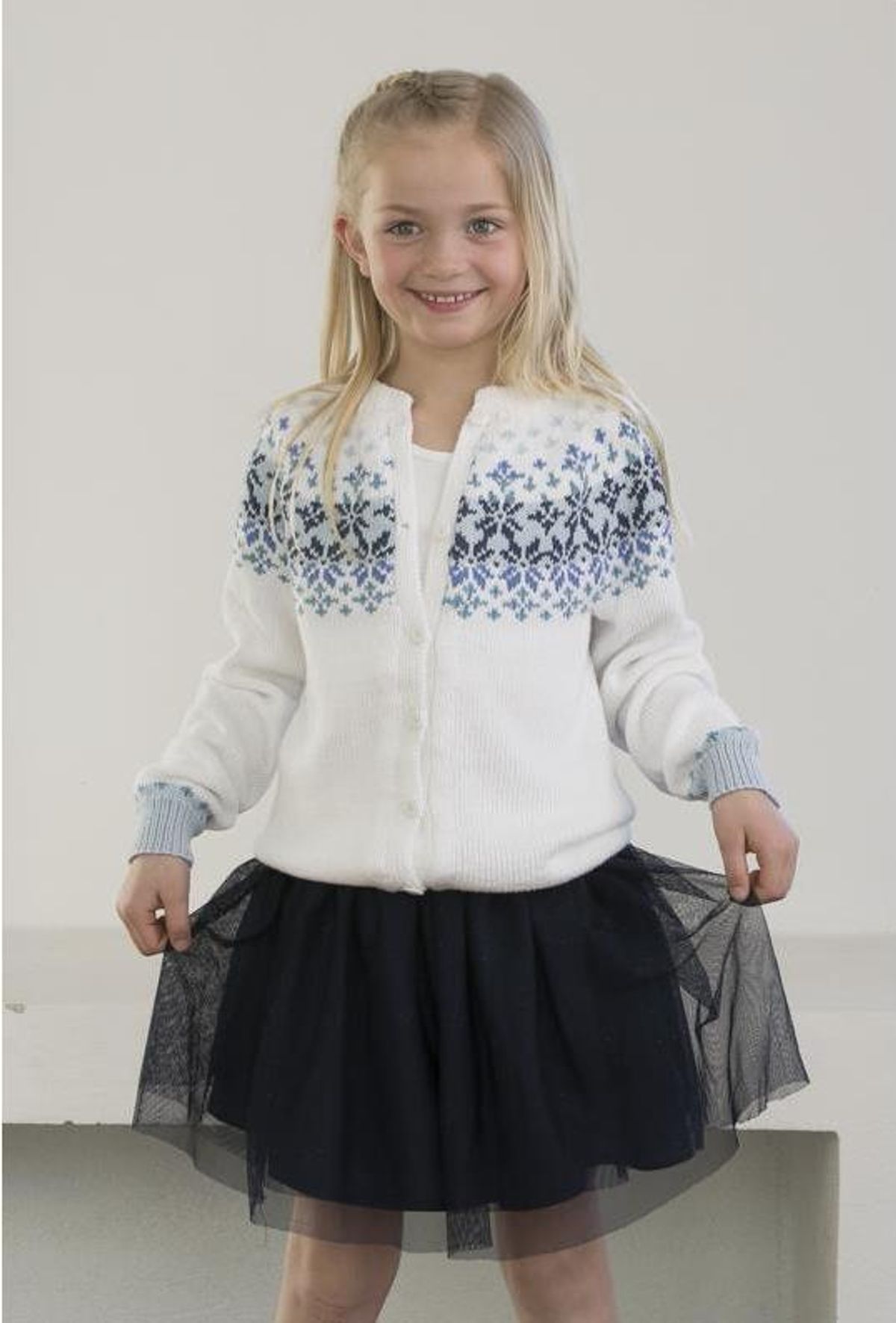 "Mette-Marit" Trøje, blå - Viking Design 1809-3B Kit - 2-12 År - Viking Bambino, fra Viking