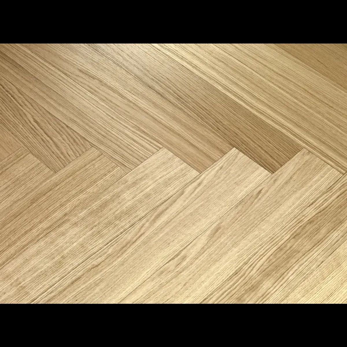 Moland SUPER Eg Herringbone Left Brisbane Natural Oak UV-matlak 10400061 Design Trægulv