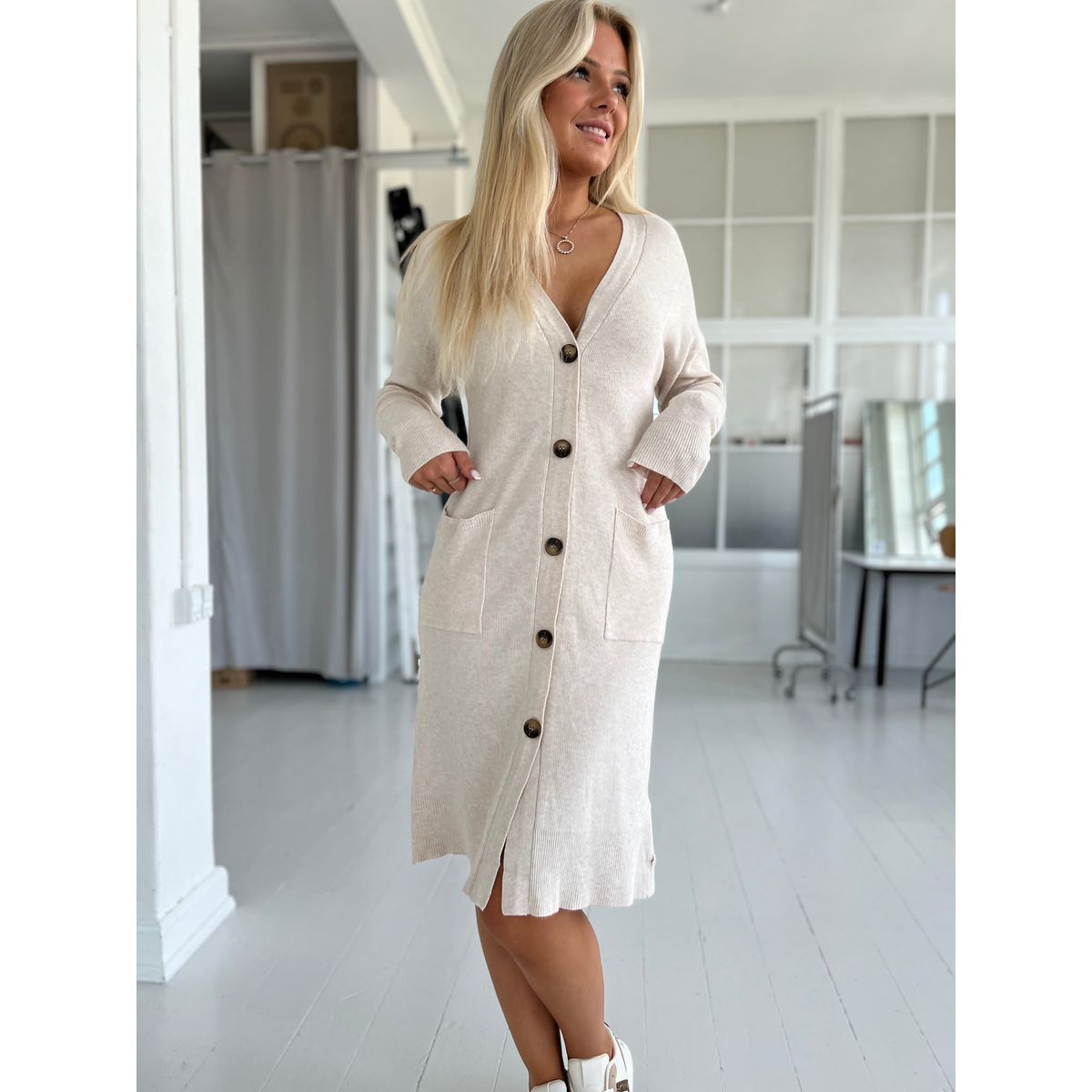 Moocci beige cardigan dress