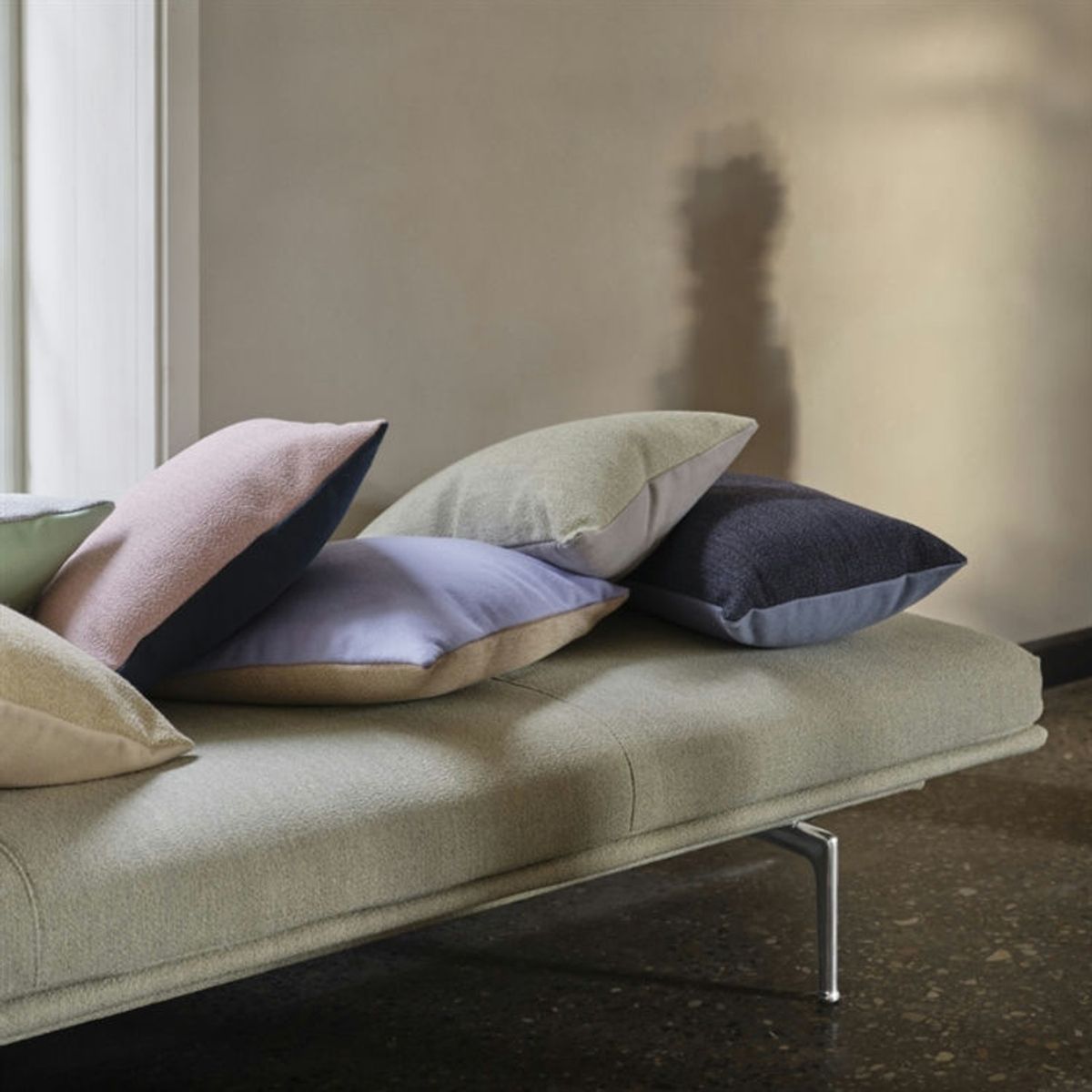 Muuto Mingle Cushion Rose / Petroleum 35x55 cm