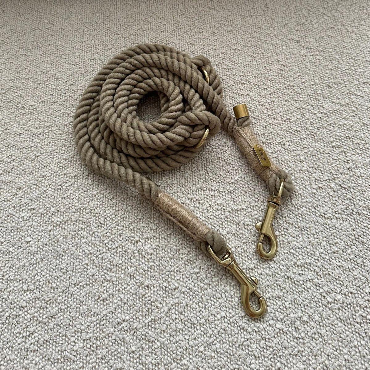 My First Leash // Justerbar og blød hvalpeline (khaki)