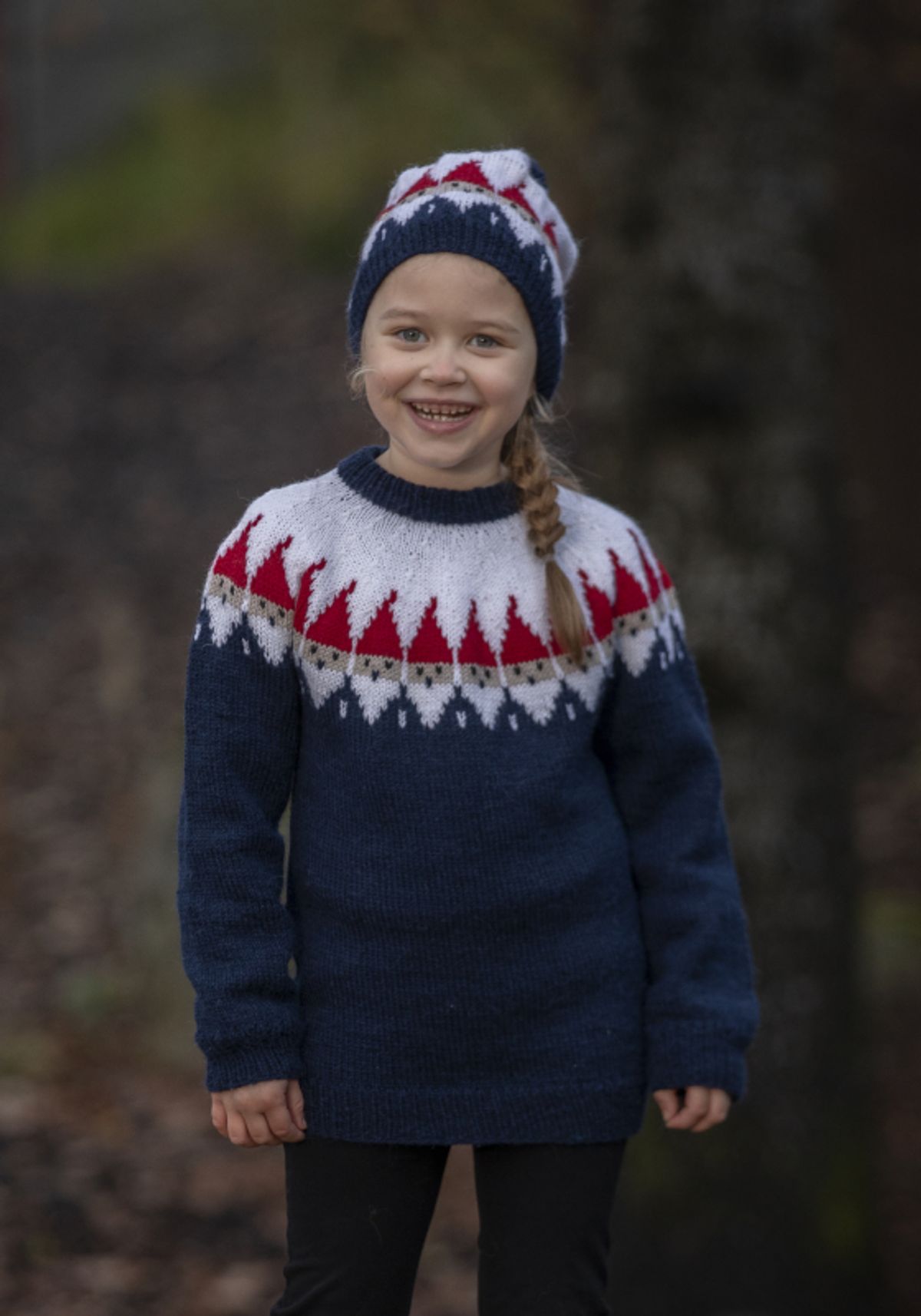 "Nisse" Genser og hue - Viking Design 2032-5B Kit - 2 - 12 år - Viking Alpaca Storm, fra Viking