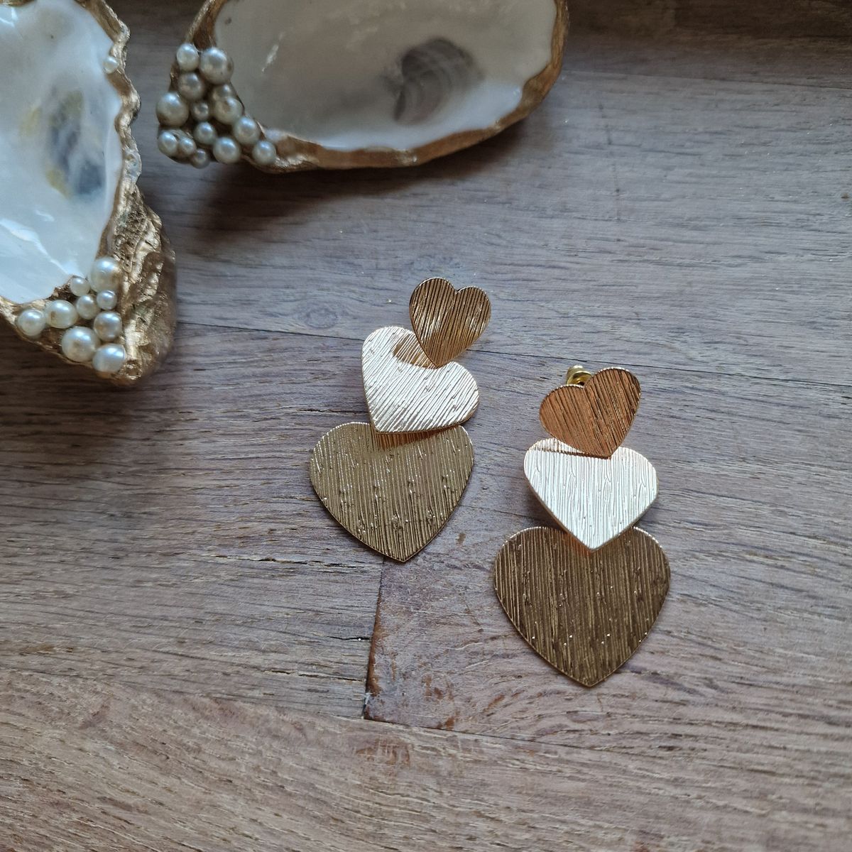 Nivi heart earring