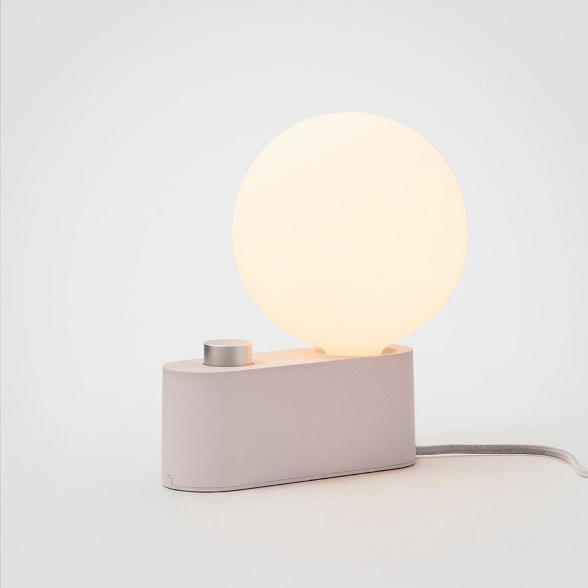 Outlet: RESTSALG - Tala Alumina Bordlampe E27 i Rosa inkl. Sphere IV LED Pære Ra95 Dæmpbar