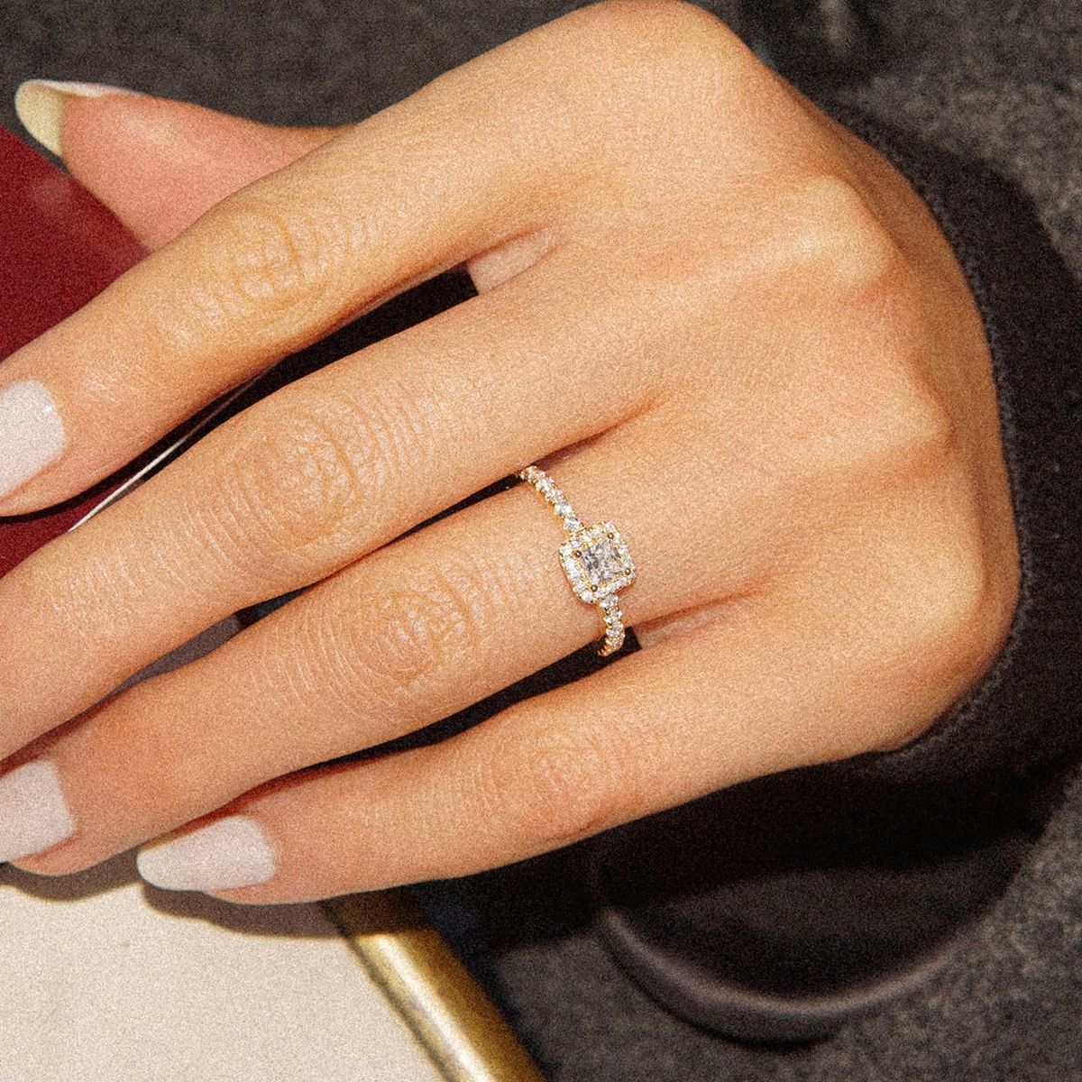 Oxford square cut halo ring i guld