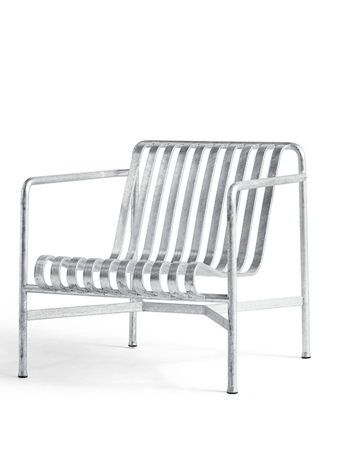 Palissade Lounge Chair Low, hot galvanised fra Hay