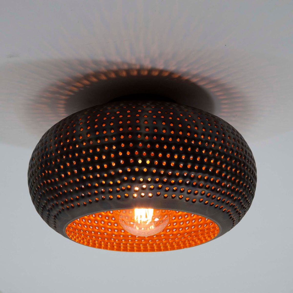 Perfora - Plafond lampe i sort-brun metal Levering med pære(r)