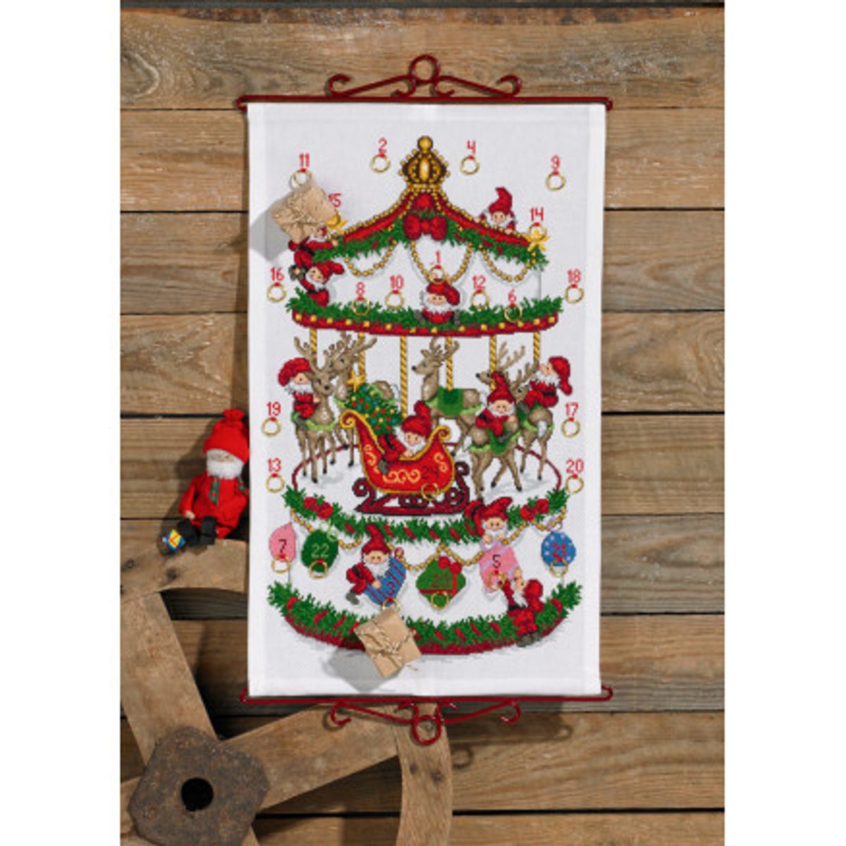 Permin Broderikit Julekalender Karrusel 35x58cm