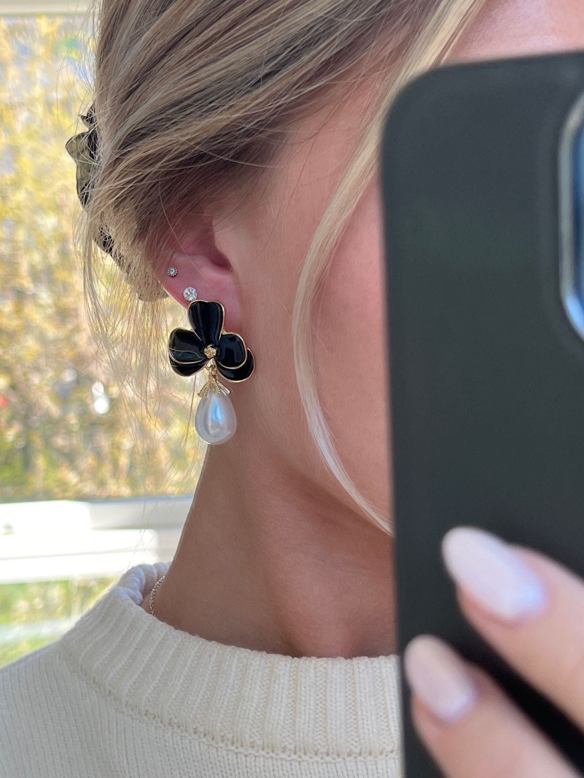 PHILLE EARRING - BLACK