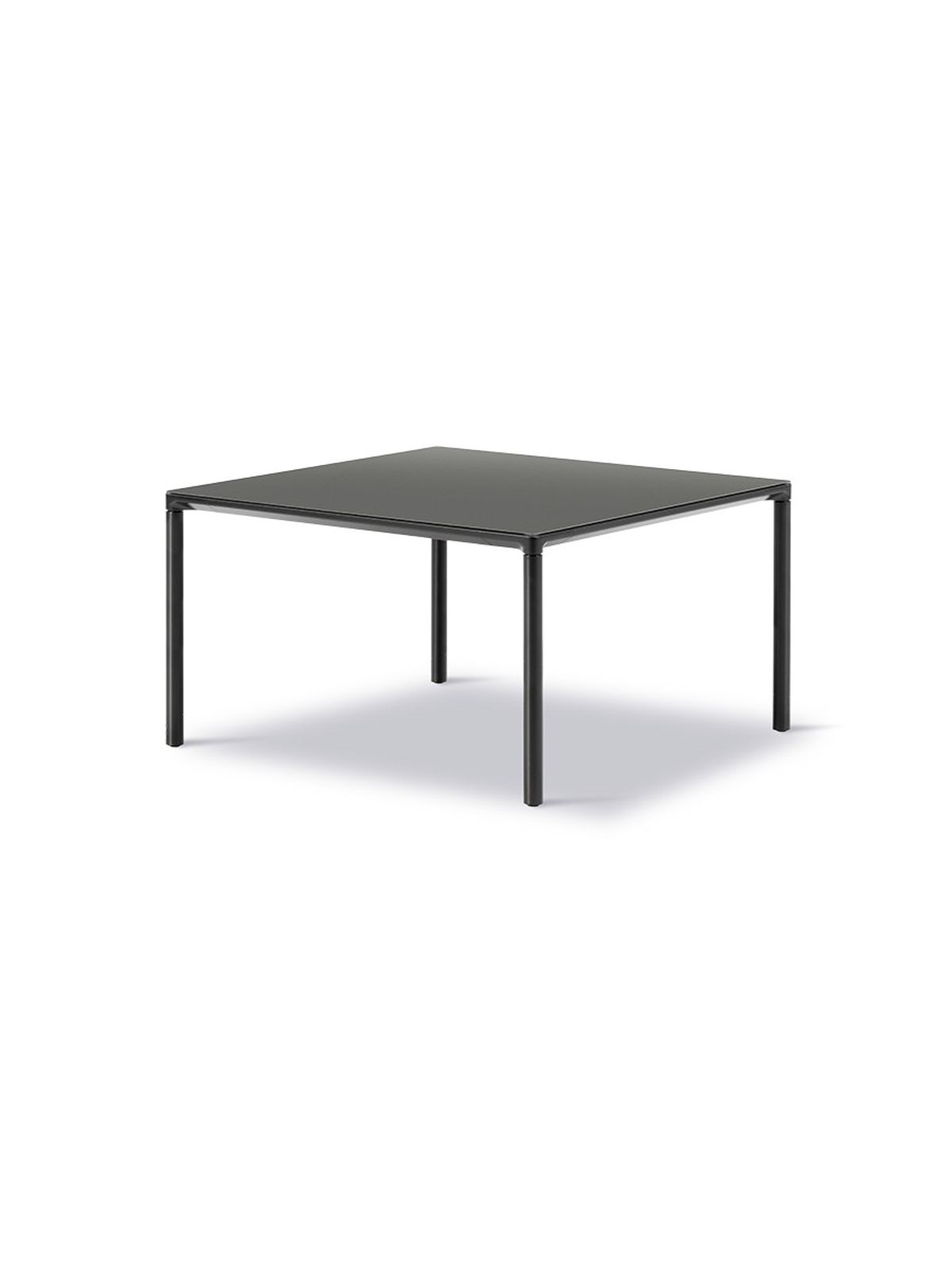 Piloti Bord, sort laminat fra Fredericia Furniture (6620: 75 x 75 x H41 cm, Sort pulverlakeret aluminium)