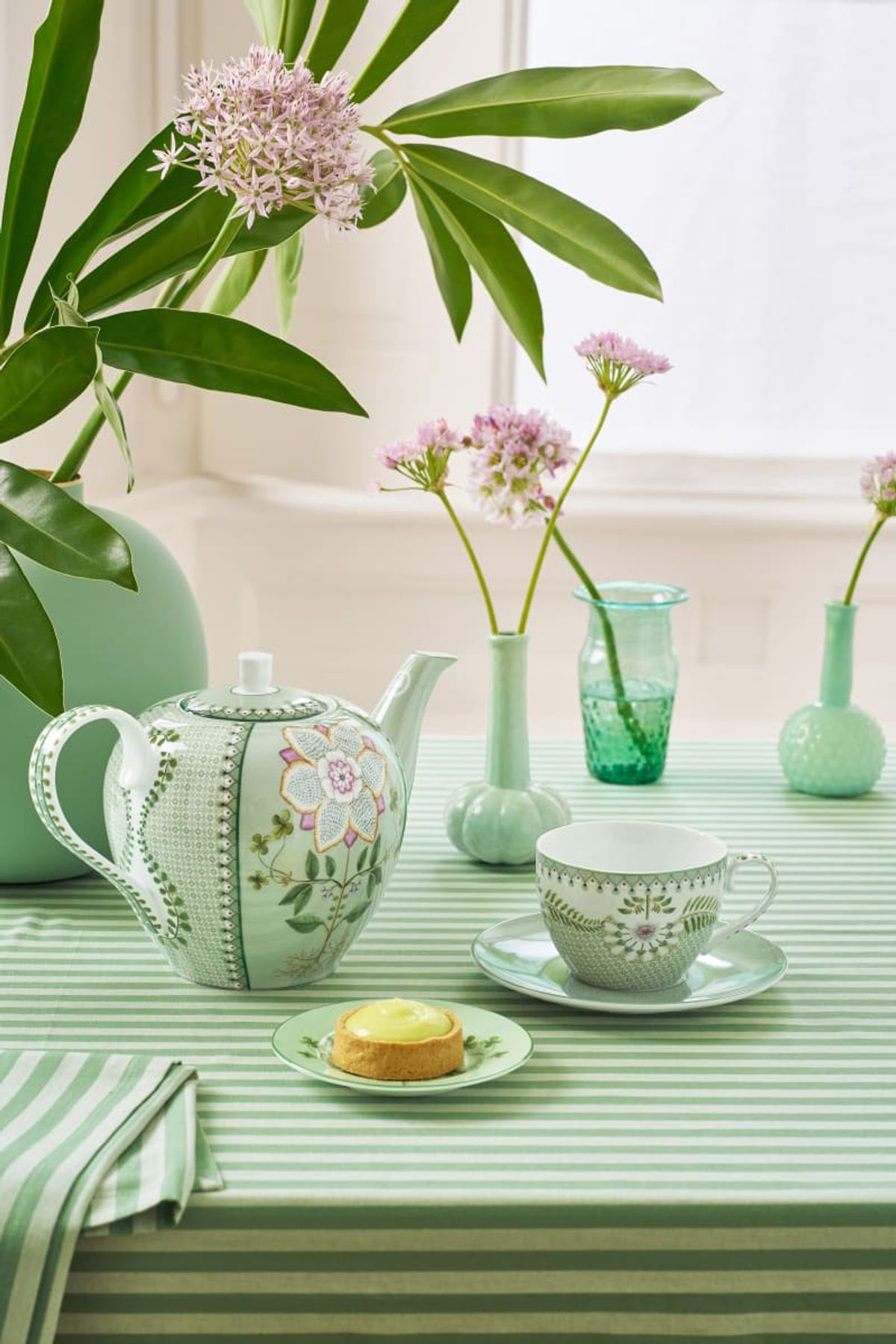 Pip Studio Cup and Saucer Lily&Lotus Tiles Light Green 280ml