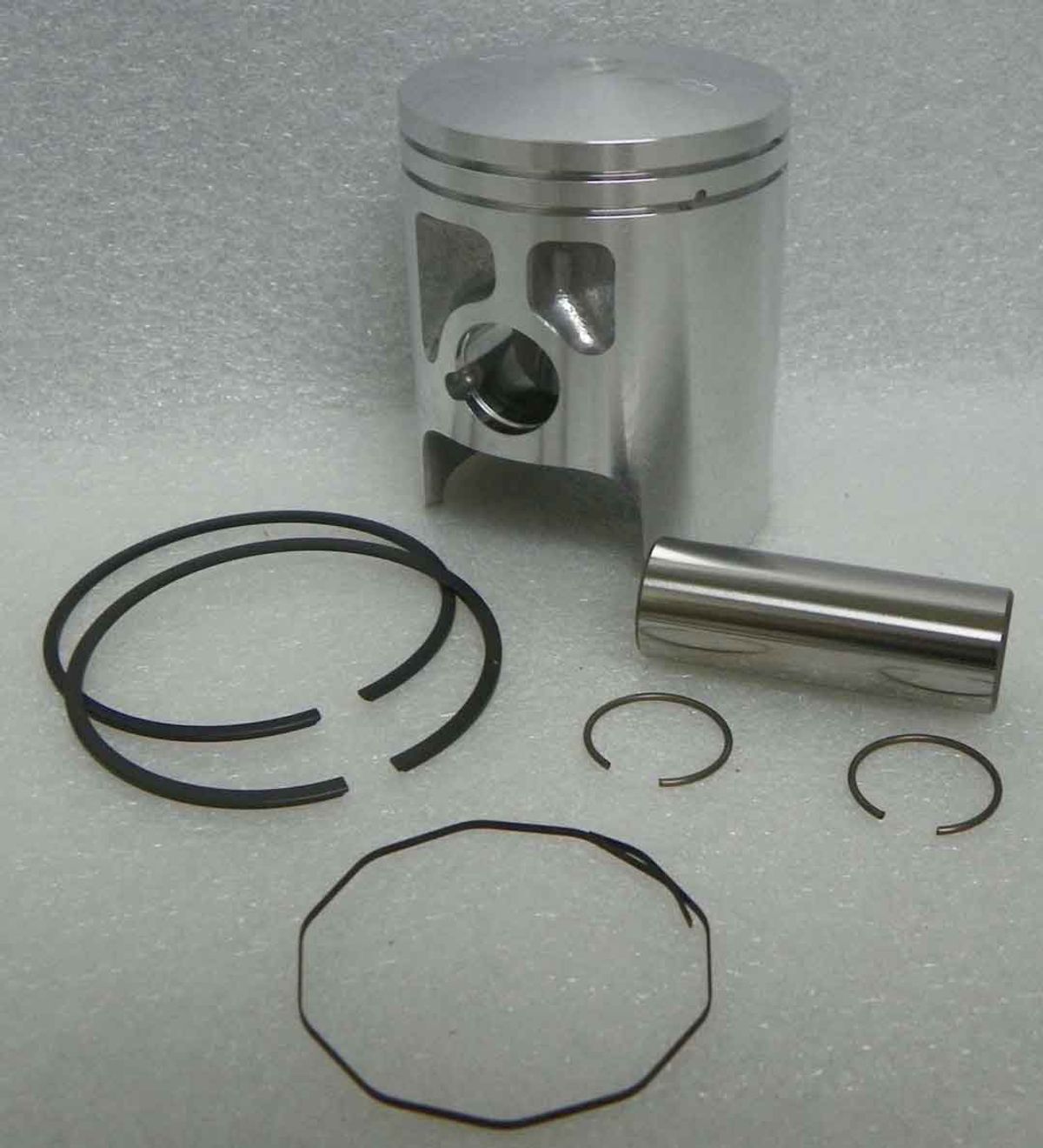 Piston Kit: Kawasaki 125 KMX 86-03 Std. B Suggested Retail - 014250B