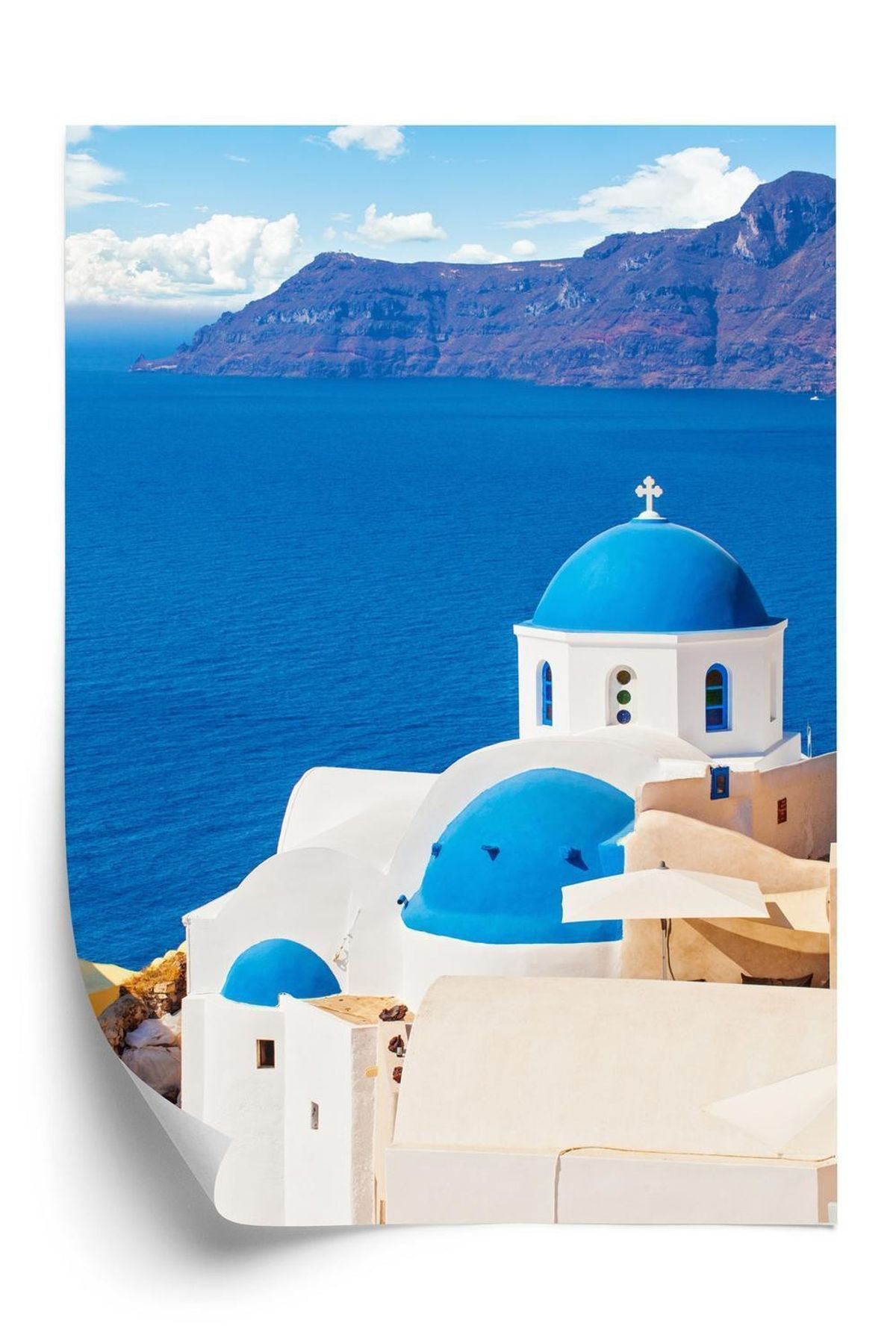 Plakat - Santorini landskab med en hvid kirke og udsigt over det blå