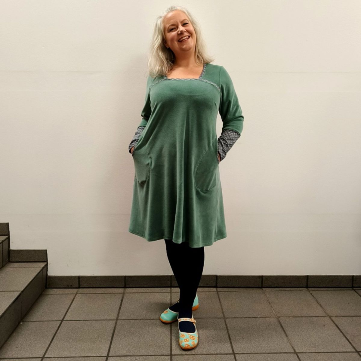 Plus size kjole - Tokyo Moss Green Velvet