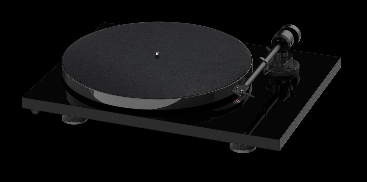 Pro-Ject E1 BT OM5e Pladespiller (Højglans Sort)