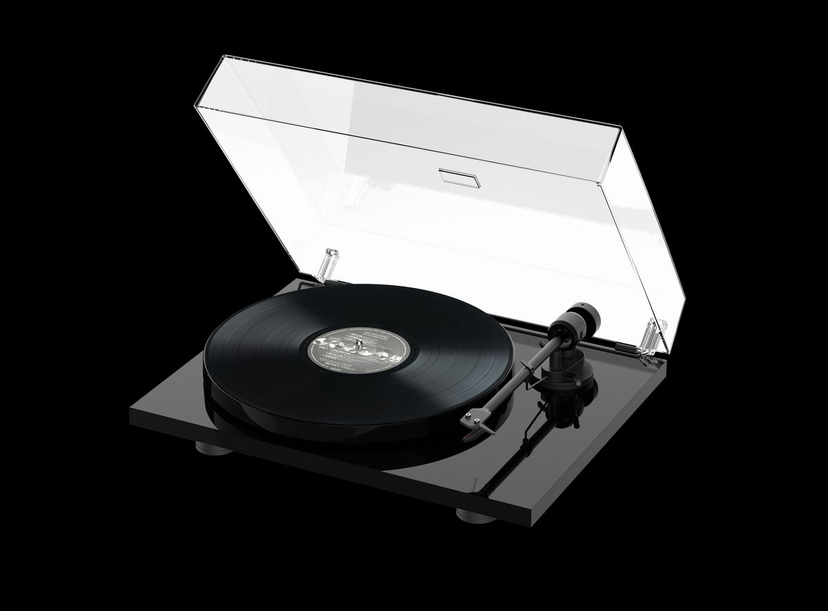 Pro-Ject E1 OM5e Pladespiller (Højglans Sort)