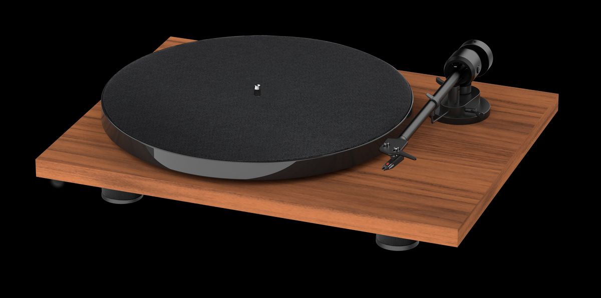 Pro-Ject E1 OM5e Pladespiller (Valnød)