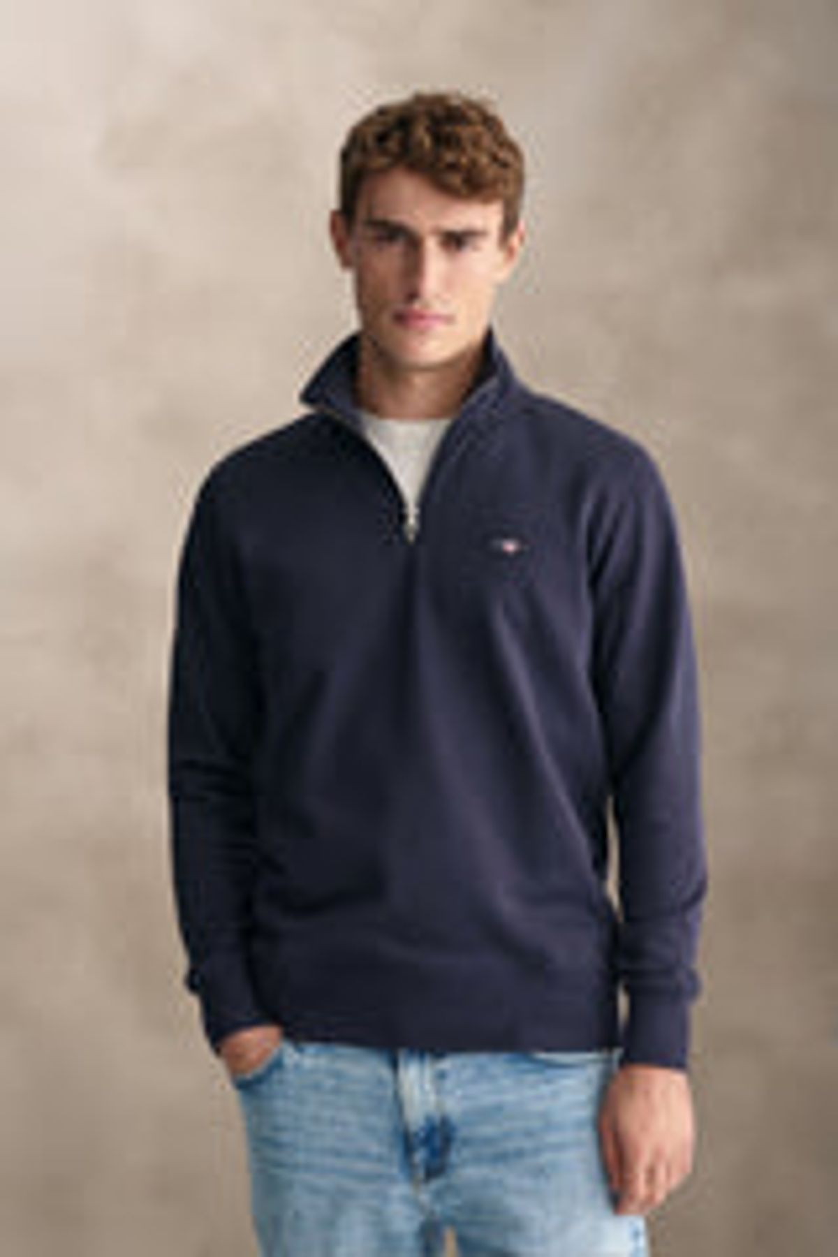 REG SHIELD HALF ZIP SWEAT